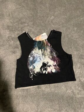 Vintage Black Graphic Crop Tank with Astronaut Print size 6t